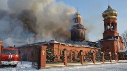 На Крещение под Днепром загорелась церковь (фото и видео) 