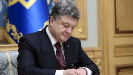 Порошенко сообщил, когда будет принято решение о вступлении Украины в НАТО