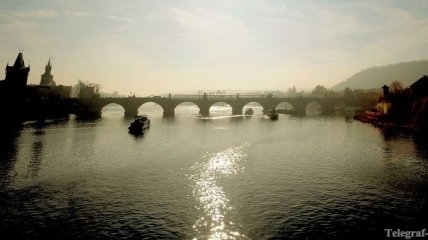 Власти Праги хотят разгрузить Карлов мост