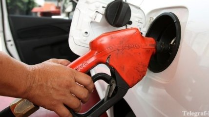 Цены на бензин в США упали до минимума 