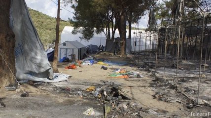 Тысячи мигрантов покинули лагеря беженцев на острове Лесбос
