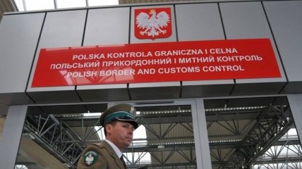 Таможенники Польши начали "тихую забастовку"