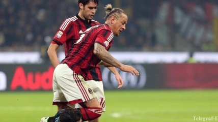 Супер-гол Мексеса принес "Милану" победу над "Интером" (Видео)