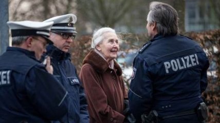 Женщину в Германии осудили за отрицание Холокоста