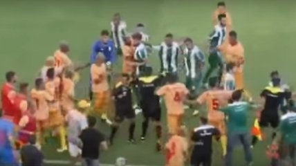 В Бразилии состоялась самая грандиозная драка в истории футбола (Видео)