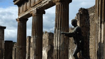 В историческом комплексе Помпеи произошел новый обвал