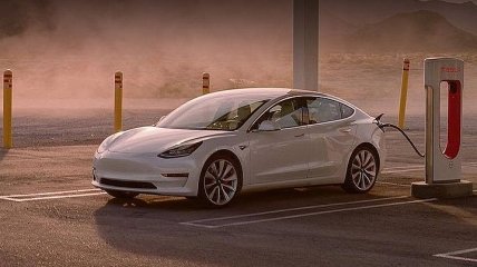 В перепроданных Tesla Model 3 отключается функция автопилота: как это исправить