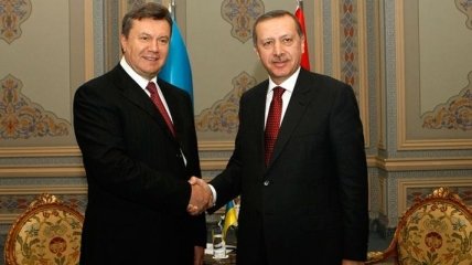 Янукович встречается с премьер-министром Турции "тет-а-тет"