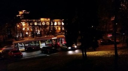 В центре Днепра стреляли в троллейбус