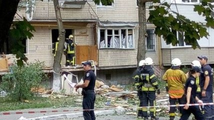 В Киеве в многоэтажке прогремел взрыв: есть жертвы