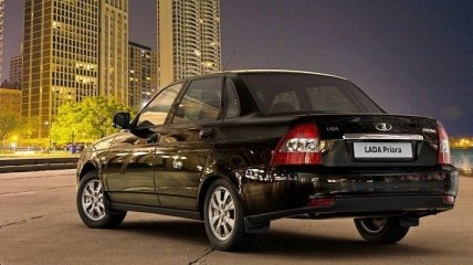 "АвтоВАЗ" официально представил обновленную Lada Priora