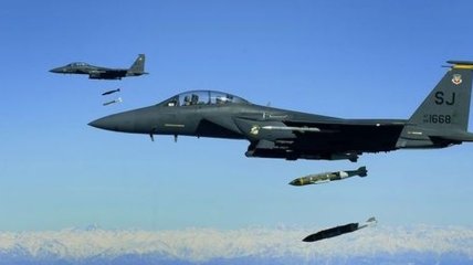 США нанесли по позициям боевиков ИГИЛ 25 авиаударов