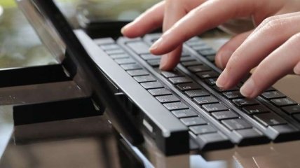 LG представила новую портативную клавиатуру 