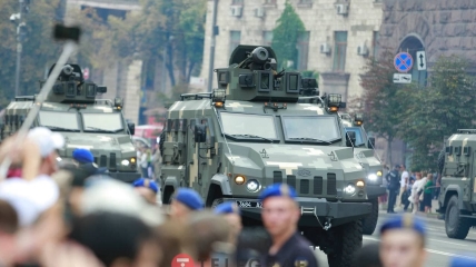 Подготовка парада в Киеве 18 августа