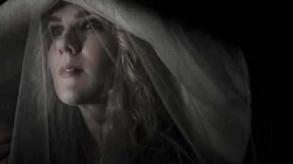 Лили Рэйб сыграет серийную убийцу в сериале 