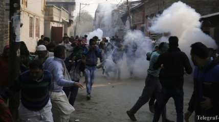 В Кашмире в результате стычек с силовиками пострадали не менее 30 человек 