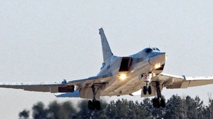 У российского бомбардировщика Ту-22 во время полета отказал двигатель