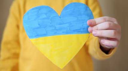 Как правильно на украинском языке — "навзаєм" или "взаємно"