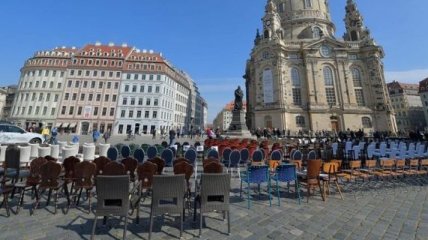 У 76 містах Німеччини ресторатори влаштували акцію протесту "порожні стільці"