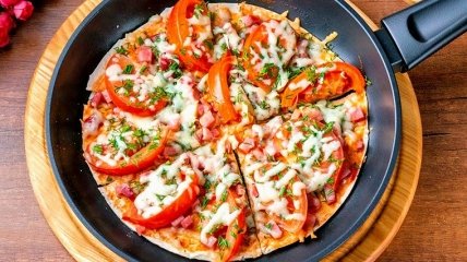Дуже смачна піца на сковороді - простий рецепт від блогера