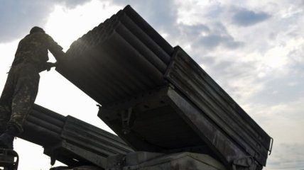 Разведка: Эшелон с танками и "Градами" прибыл в Дебальцево