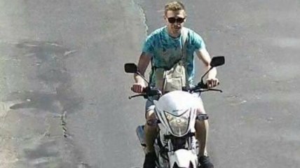 Появились фото мужчины, который украл мотоцикл брата Найема
