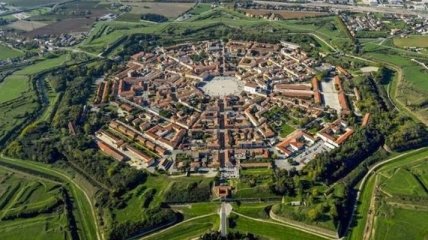 Звездоподобный город-крепость Пальманова в Италии (Фото)