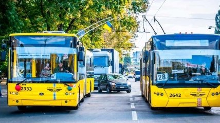 В Киеве общественный транспорт изменит работу
