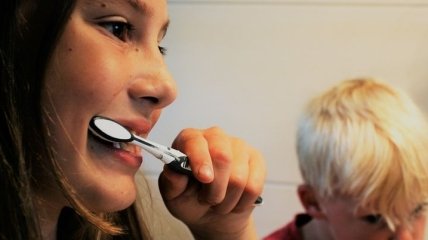 Как отбеливать зубы в домашних условиях (Фото)