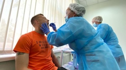 Футболисты Днепра-1 повторно сдали тесты на коронавирус