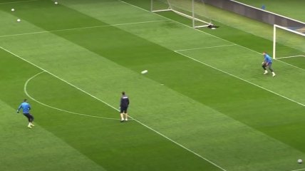 У Малиновского появился конкурент: вратарь сборной Украины забил пушечный гол (видео)