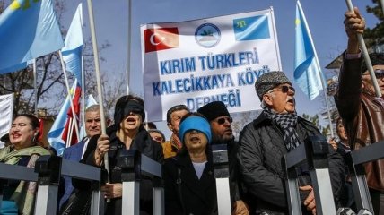 В Турции состоялась акция протеста под стенами посольства России