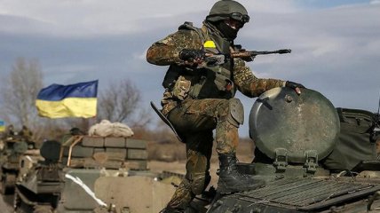 Украина вновь несет потери на Донбассе: под обстрелом ранен боец ВСУ