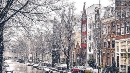 Сказочный Амстердам: в сети появились невероятные фото заснеженного города