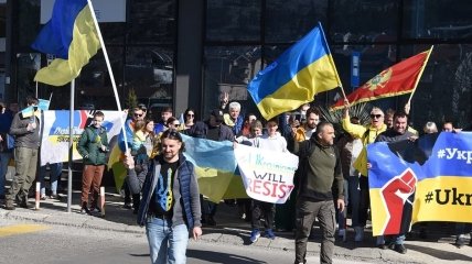 По всему миру начались митинги в поддержку Украины