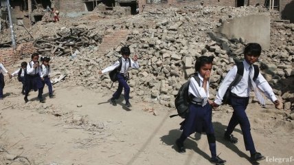 В Непале после землетрясения открываются школы