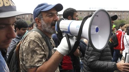 Пашинян проведет встречу с Саргасяном по вопросам условий отставки