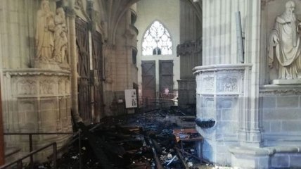 Пожар в готическом храме во Франции: полиция задержала подозреваемого в поджоге