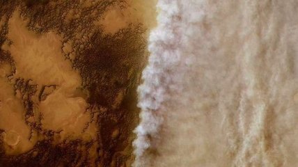 Пылевые бури на Марсе способствовали высвобождению воды в космос