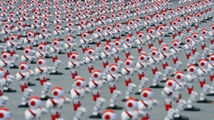 Как в Китае тысяча роботов установила рекорд (Видео)