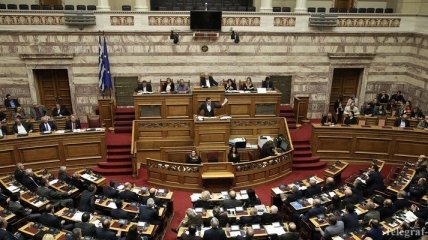 Парламент Греции одобрил переименование Македонии: не обошлось без провокаций