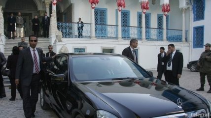 Министр финансов Туниса подал в отставку