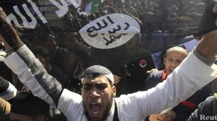 В Каире неизвестные атаковали протестующих 