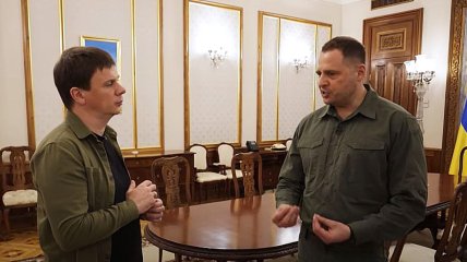 Звинувачення у співпраці з фсб та наявність планів стати президентом: ТОП-9 заяв Андрія Єрмака в інтерв'ю Дмитру Комарову