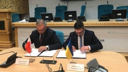 Украина и Польша договорились о первых 160 тыс. разрешений на автоперевозки