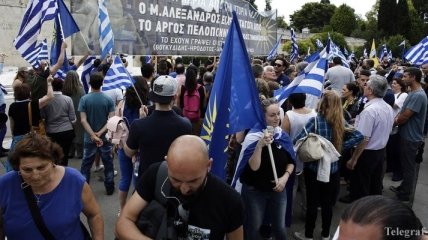В Греции протестующие пытались прорваться в здание парламента