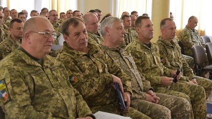День защитника Украины: командование Сухопутных войск провело собрание (Фото)