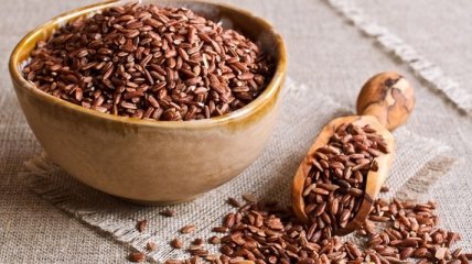 Диетологи рассказали о самых полезных свойствах коричневого риса