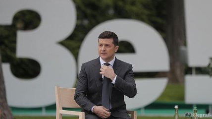 Опрос: Сколько украинцев одобряют действия президента Зеленского