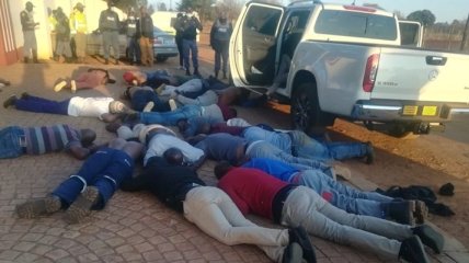 В Южной Африке злоумышленники захватили церковь и взяли в плен 200 прихожан: есть погибшие